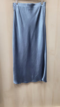 Load image into Gallery viewer, DOUBLE ZERO satin mid length skirt
