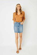 Load image into Gallery viewer, Judy Blue High Waist Medium Blue skirt
