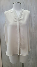 Load image into Gallery viewer, White Birch Button Down Sleeveless Pleated Tank
