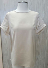 Load image into Gallery viewer, GiGio Satin Top with plated sleeves
