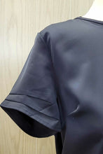 Load image into Gallery viewer, GiGio Satin Top with plated sleeves
