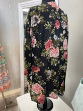 Load image into Gallery viewer, Black Floral Cardigan
