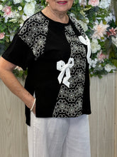 Load image into Gallery viewer, Dani&amp;Davi Bow-embellished Top
