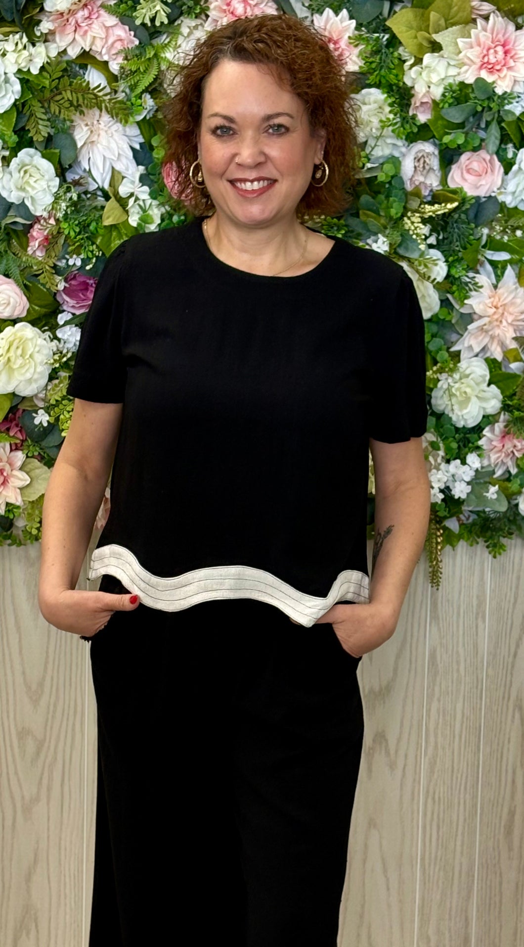 Umgee black linen short sleeve top with scalloped pattern, cream hemline