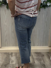 Load image into Gallery viewer, Judy Blue high waist straight crop light wash
