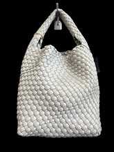 Load image into Gallery viewer, Soft Woven Bucket bag
